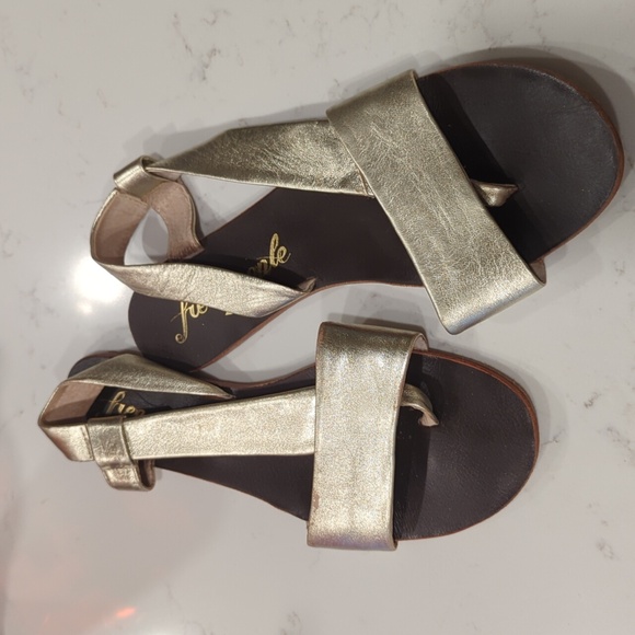 Free People Under Wraps Sandals Gold - Picture 5 of 5